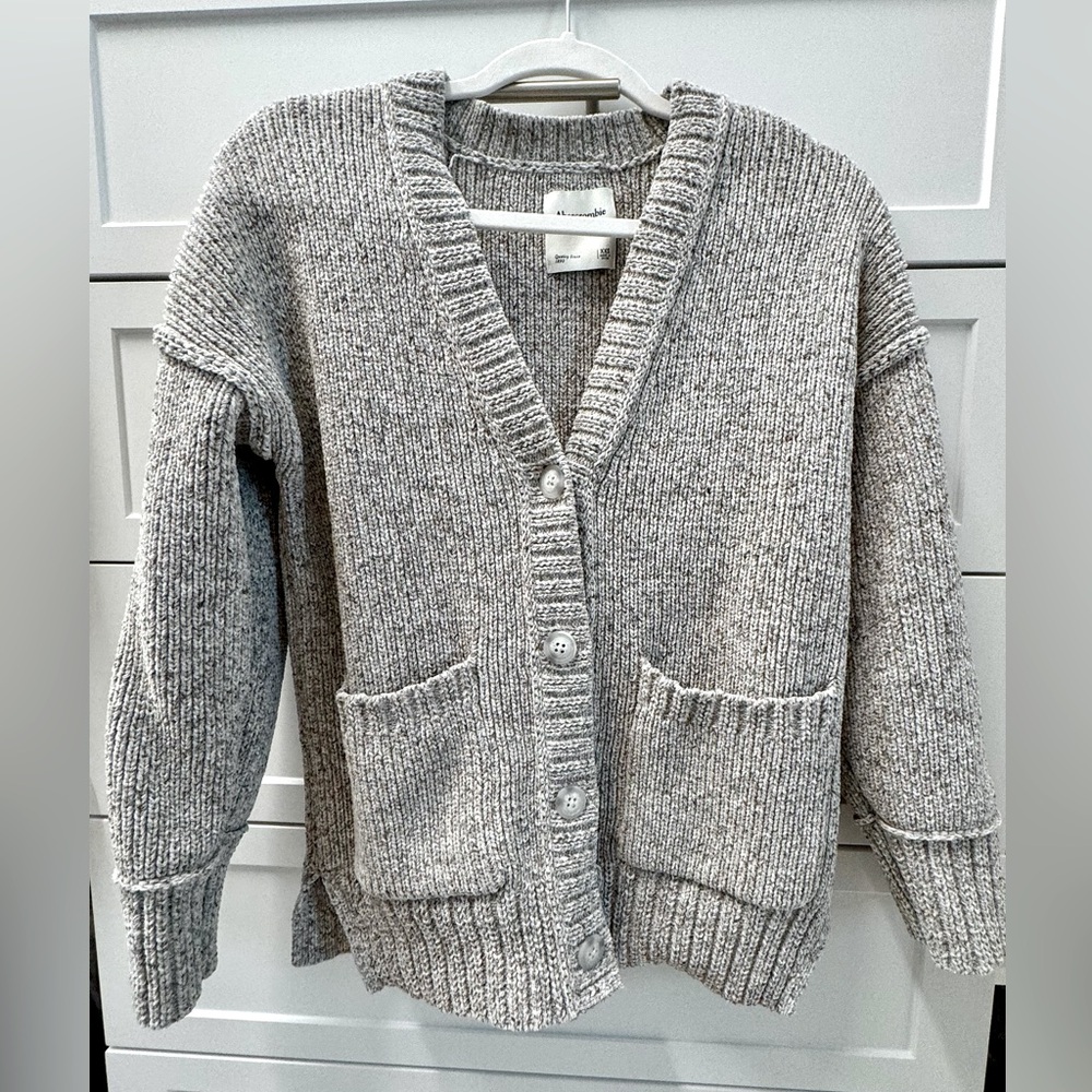 Abercrombie & Fitch women’s oversized button cardigan